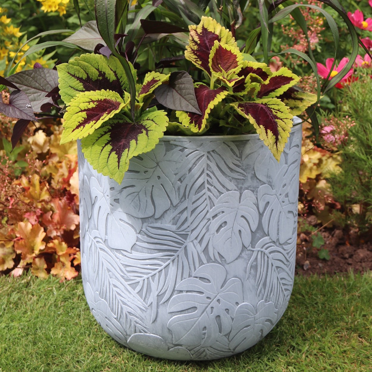 Patterned Tropical Planter - White Grey - Stonelite / Fibreclay